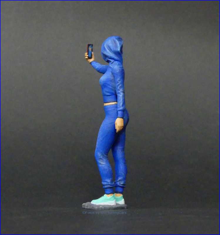 1:18 Selfie Girl - Handmade - 3D - Unique